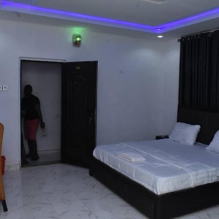 Mc Rica Hotel Ikorodu المظهر الخارجي الصورة