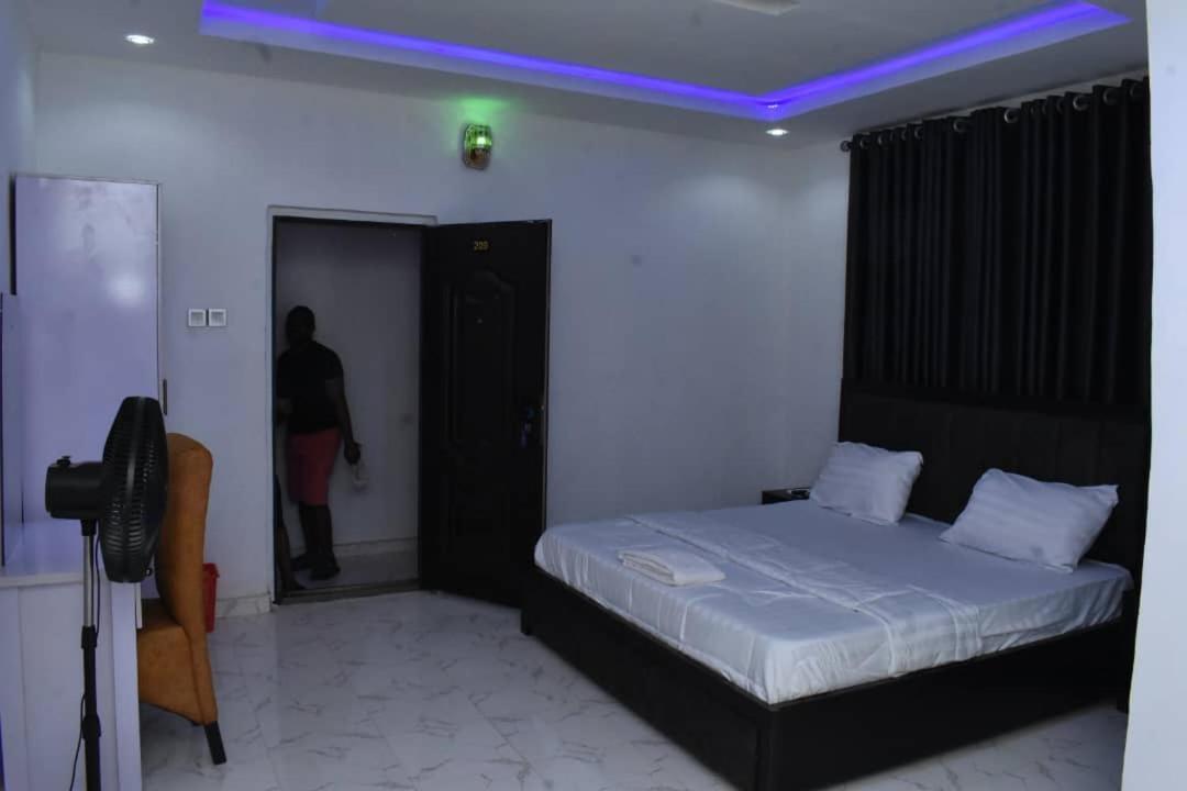 Mc Rica Hotel Ikorodu المظهر الخارجي الصورة